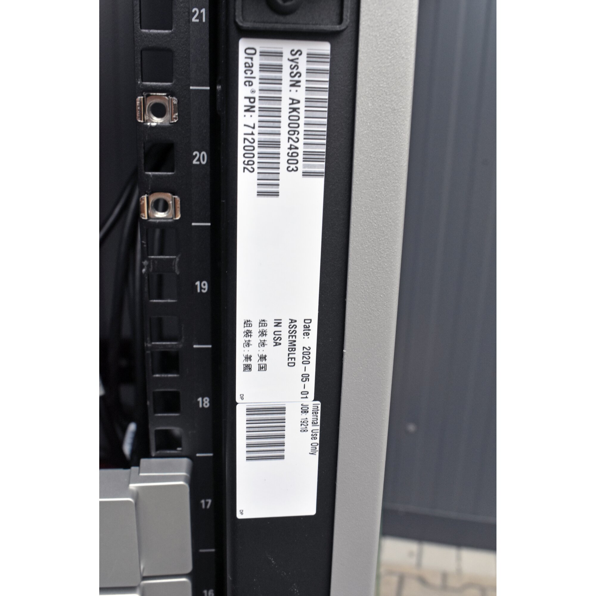 Sun Oracle Exadata X8-2 Server Cabinet 1242 7120092 2x PDU +Key +Cables ...
